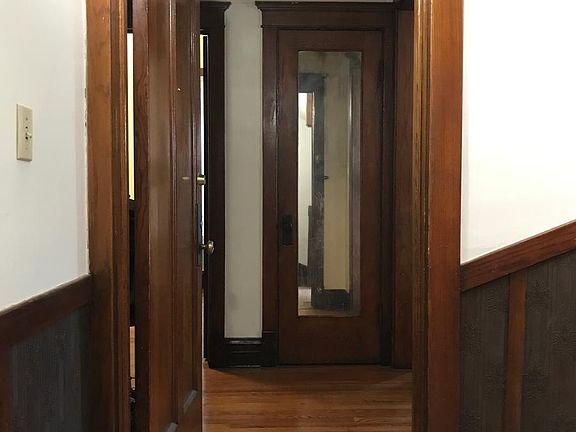 2nd image of 3047 W Wilson Ave #2