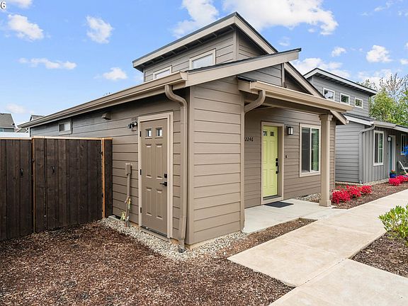 2nd image of 12246 Meadowlawn Dr