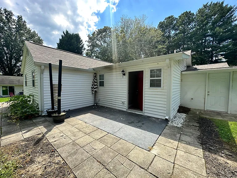2461 W Clemmonsville Rd #B — Photo 11