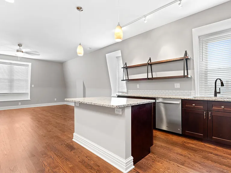 761 Oak St — Photo 11