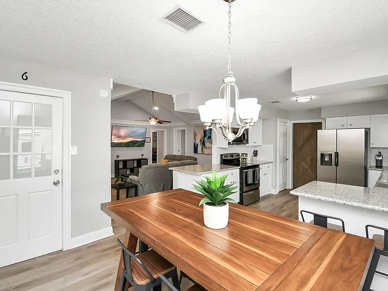 21722 Forest Glade Dr — Photo 13