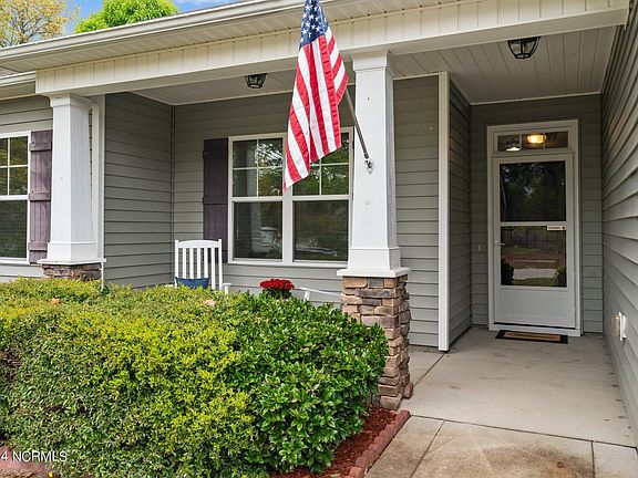5th image of 36 Douglas Acres Drive