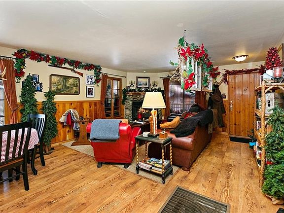2nd image of 42653 Cedar Ave