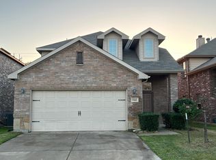 5560 Thunder Bay Dr, Fort Worth, TX 76119
