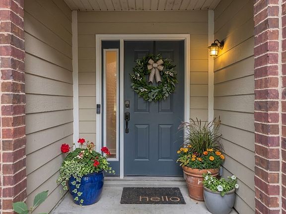 2nd image of 623 Heath Pl