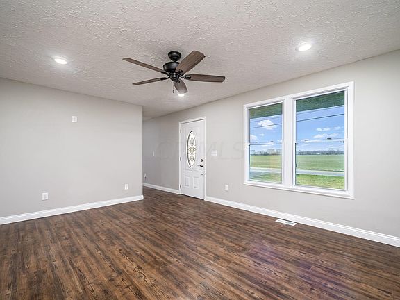 3rd image of 2853 Parsons Ave