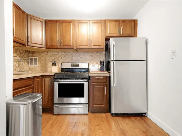 65-15 Alderton Street image 5 of 13