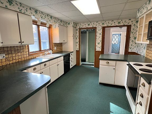 4th image of 1009 N James St