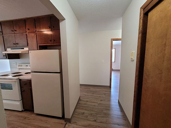 3rd image of 301 30th Ave N #305