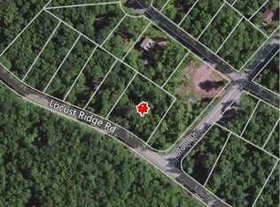 2291 Locust Ridge Rd, Pocono Lake, PA 18347