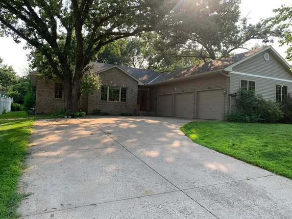 13146 Kerry St, Coon Rapids, MN 55448