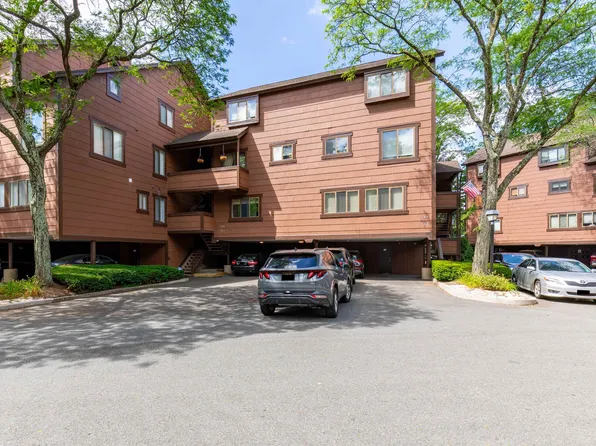 182 Sandcastle Ky, Secaucus, NJ 07094