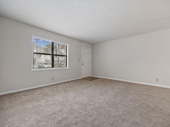 5th image of 209 Cedar St. Building D