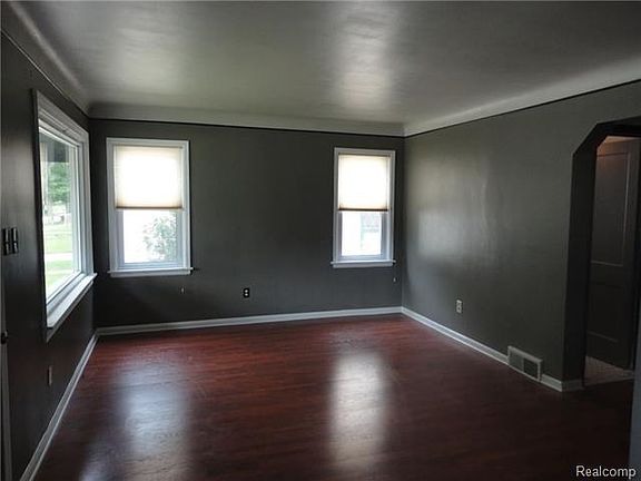 2nd image of 415 Marlin Ave