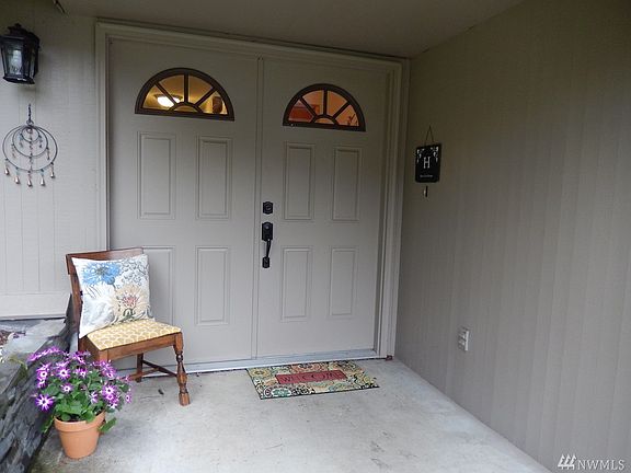 3rd image of 13624 Dana Ln E