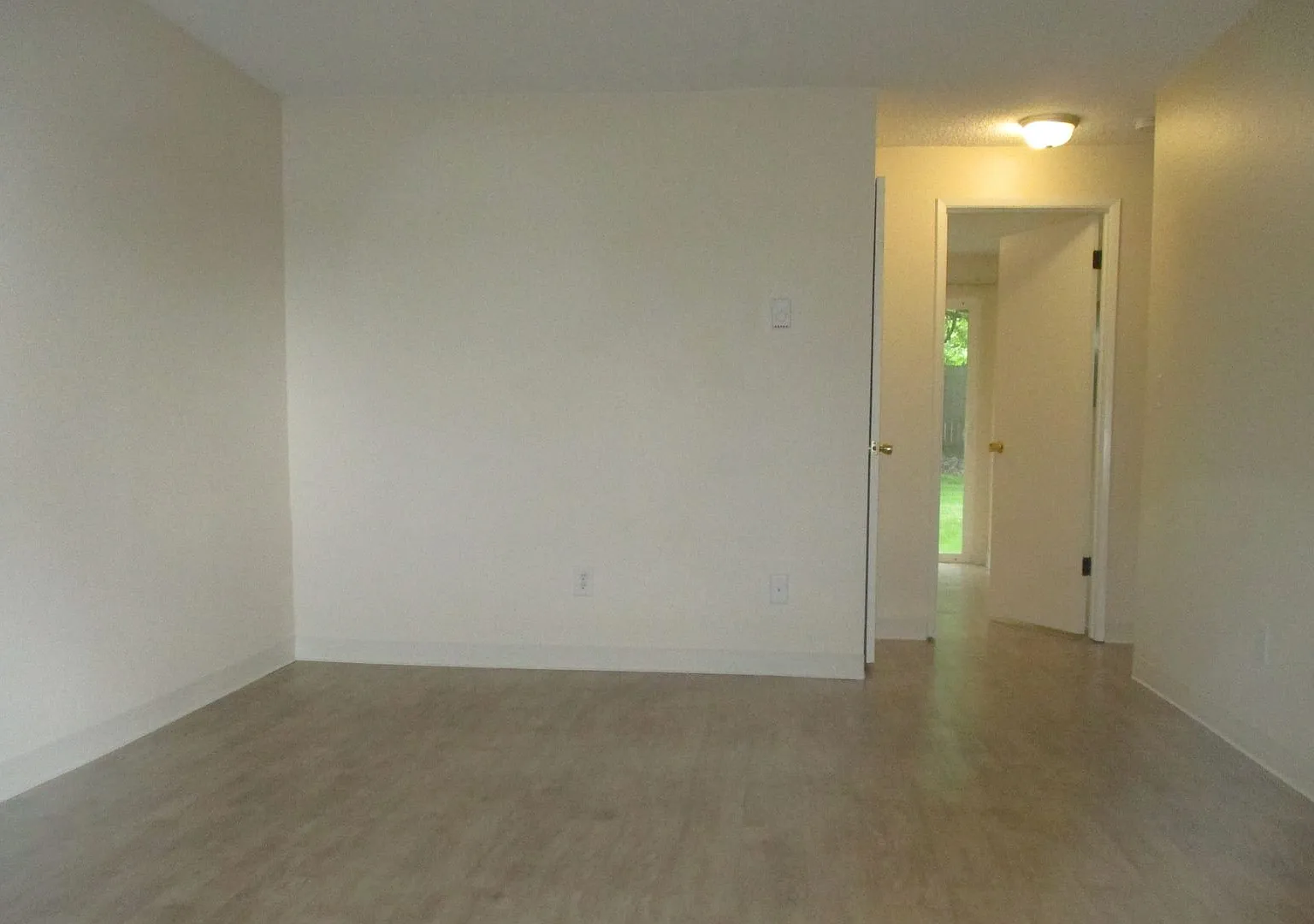 Watkins-6703-6707 — Photo 3
