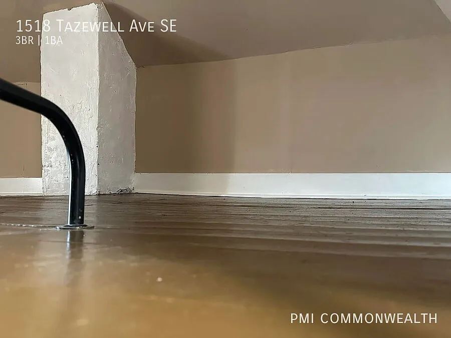 3 Bed / 1 Bath Single Family (10/10/26) — Photo 4