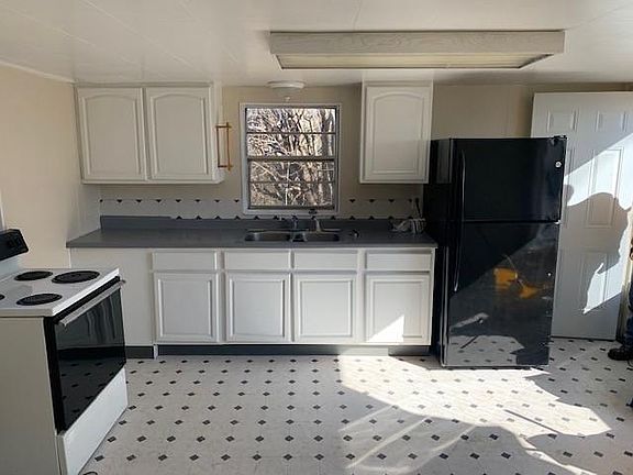 5th image of 300 Richmond Ave #A
