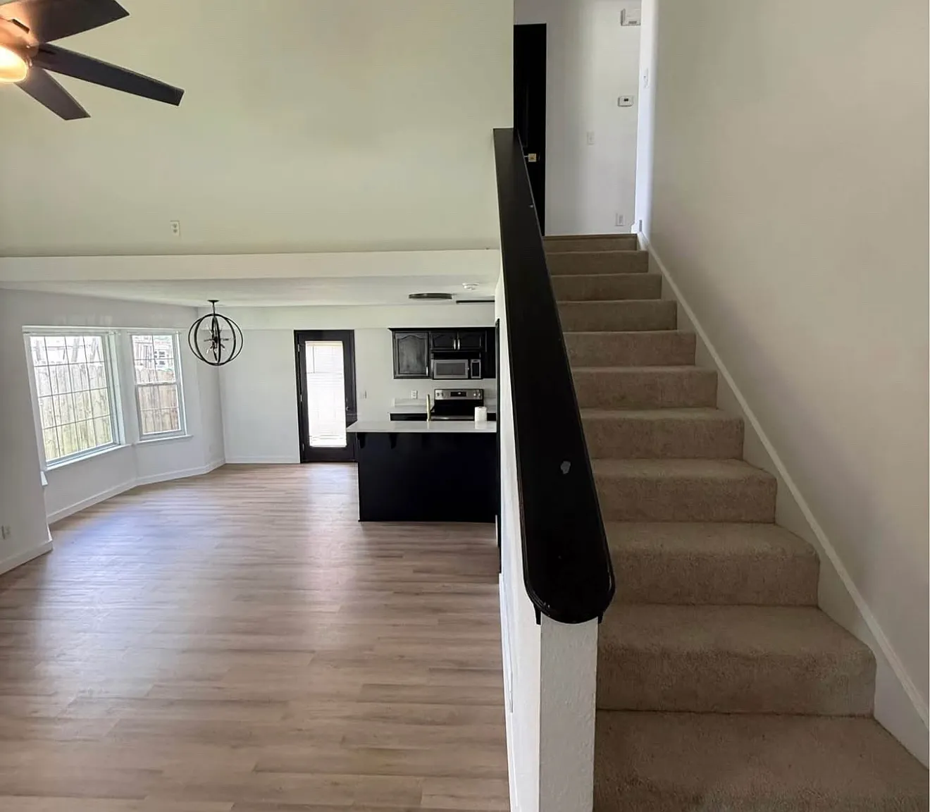 3 bed, 1600 sqft, $1,895 — Photo 2