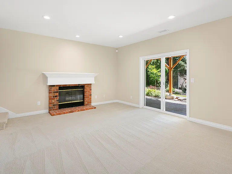 15023 SE 65th St — Photo 29