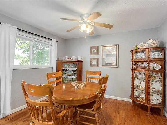5th image of 581 Venters Dr