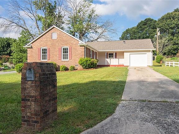 2nd image of 4112 Donegal Dr