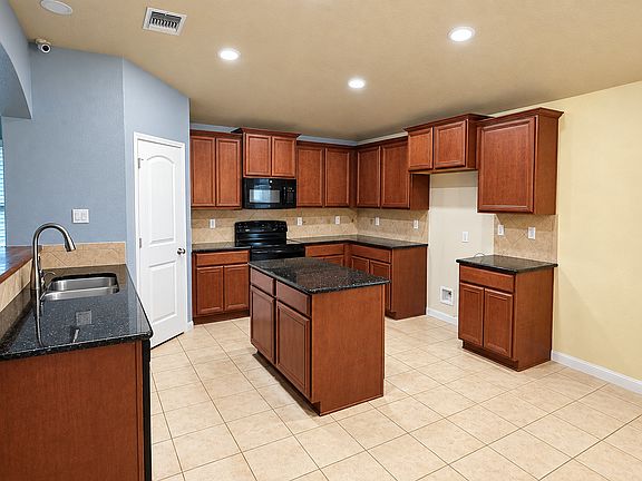4th image of 735 Spectrum Dr