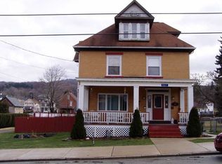 521 W 2nd Ave, Derry, PA 15627