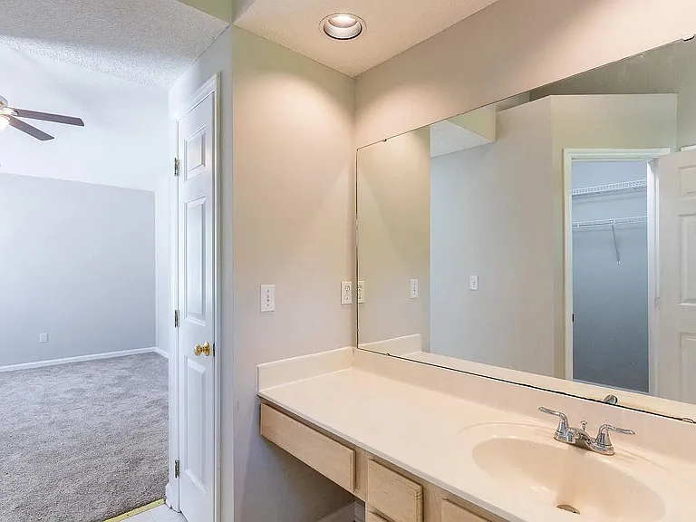 112 Kronos Ln — Photo 23