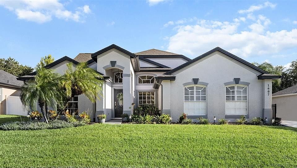 1st image of 1607 RIVER BIRCH AVENUE