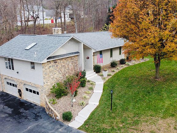 2nd image of 53 Windsor Ct