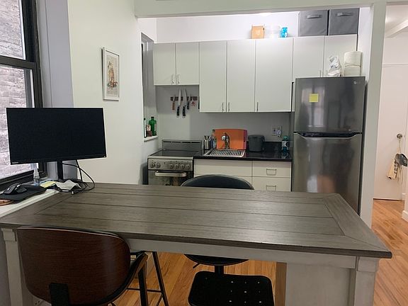 2nd image of 200 W 81st St APT 22
