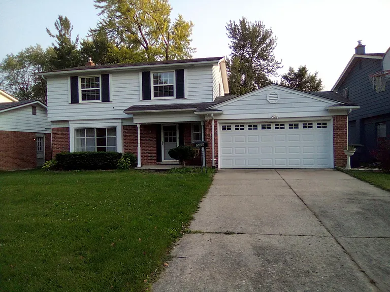 2880 E Eisenhower Pkwy — Photo 1