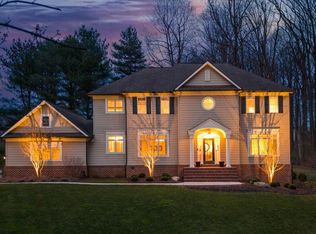11 Hillsyde Ct, Cockeysville, MD 21030