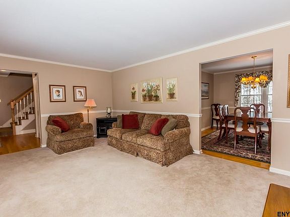 4th image of 12 Berkshire Dr