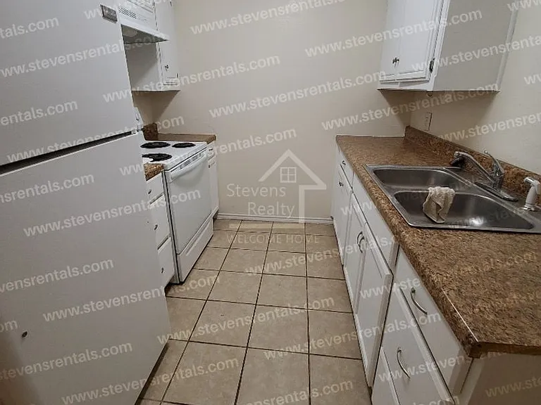 Greenswest Apartments — Photo 34