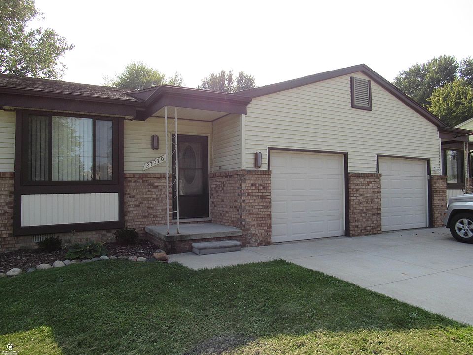 1st image of 27060 Campau Ln