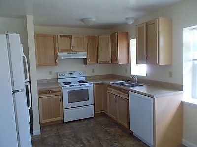 2nd image of 3042 Beech Ave