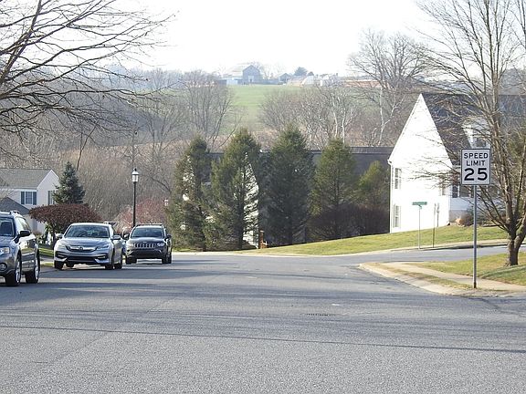 5th image of 47 Manor Oaks Dr