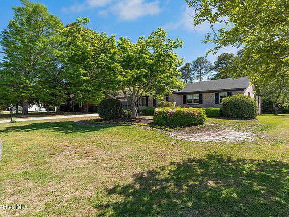 2nd image of 913 Robert E Lee Drive