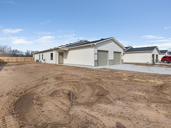 2nd image of 2457 W Macarthur Rd