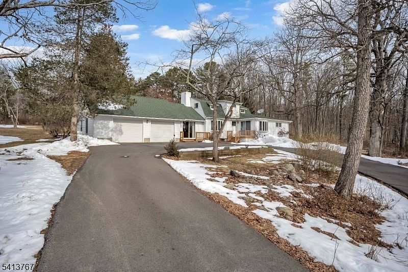 1st image of 150 Mohican Rd