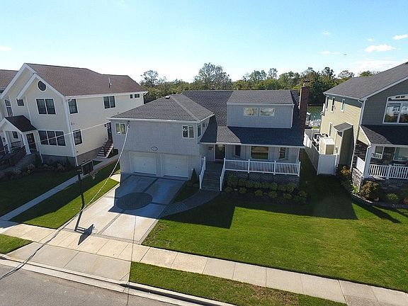 3rd image of 3518 Woodward St