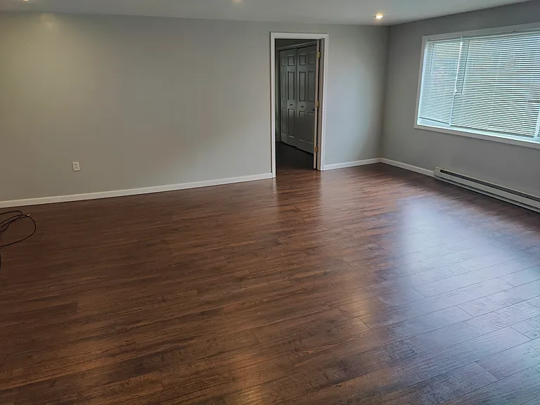 1172 Wyoming Ave #FRONT UPSTAIRS — Photo 29