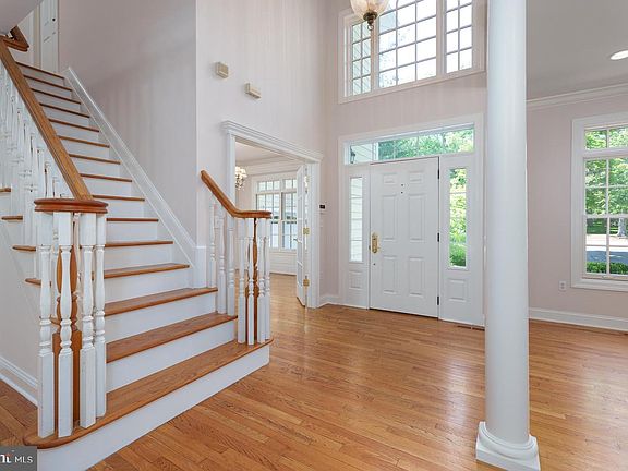 2nd image of 181 Snowden Ln