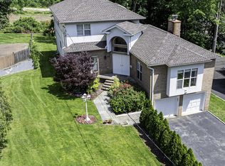 53 Vista Hill Road, Great Neck, NY 11021