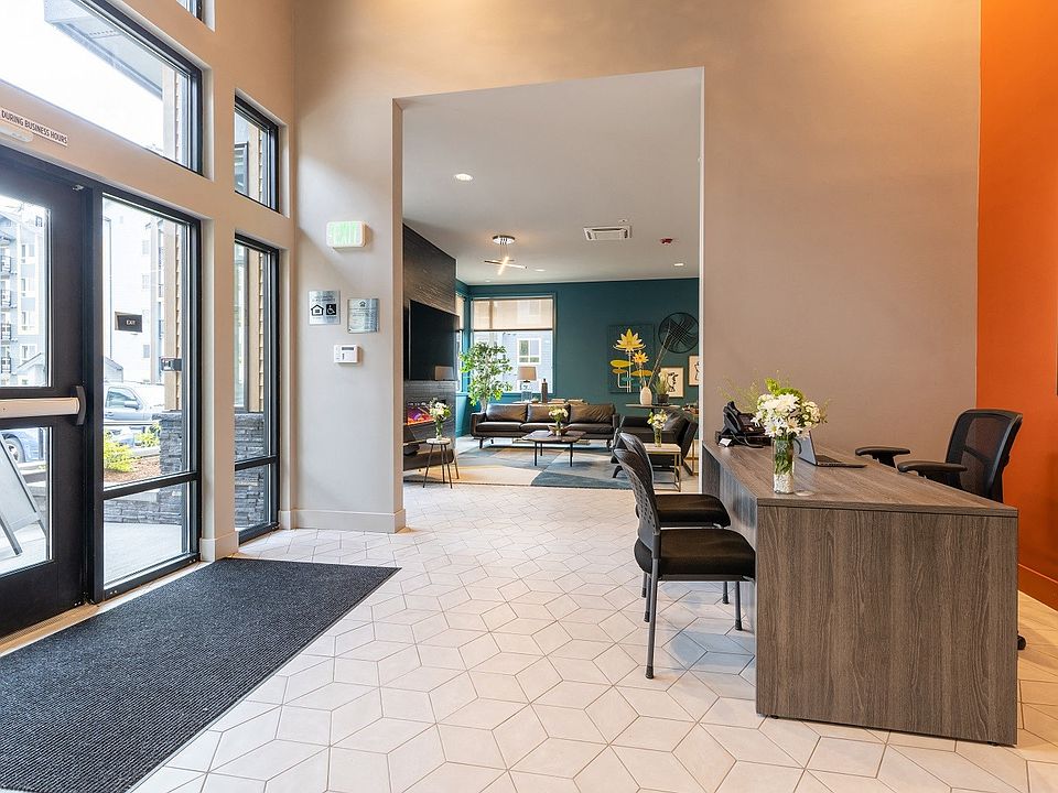 Office Entrance-Front Desk