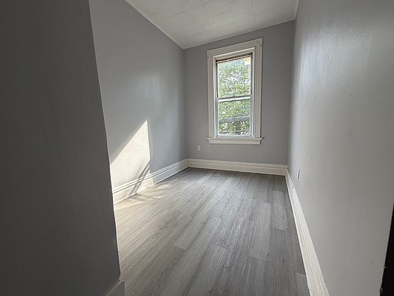 5th image of 49 Hawkins St Floor 2