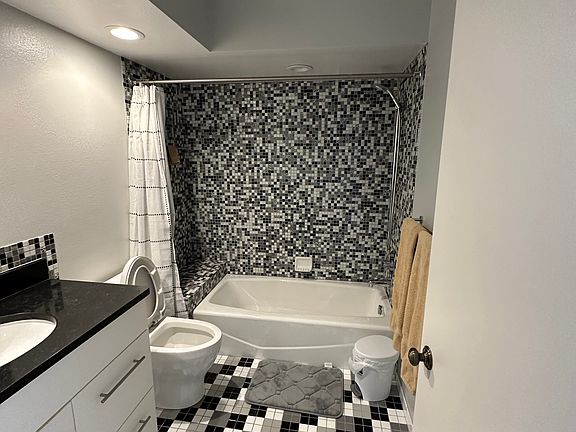 5th image of 5371 Crestlake Blvd