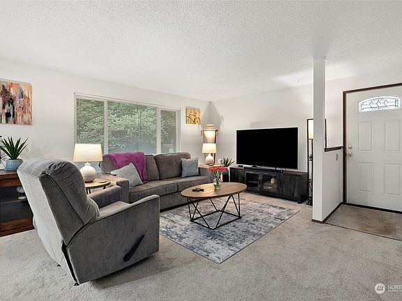 4th image of 7547 Trails End Drive SE
